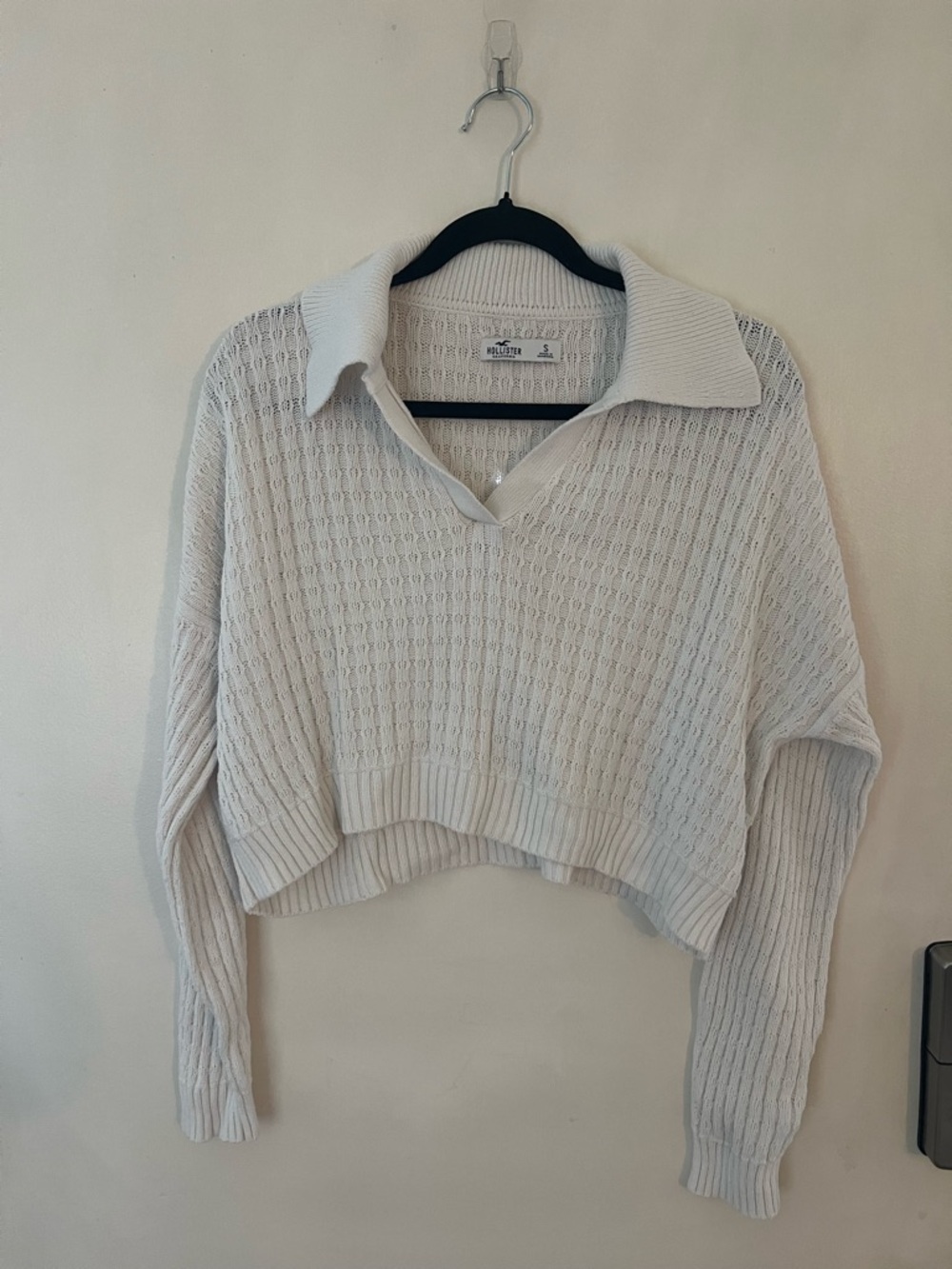 Hollister White Knit Cropped V-Neck Polo Sweater